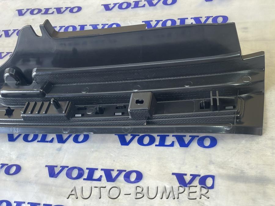 Volvo XC40 2017- Накладка панели багажника 31440884